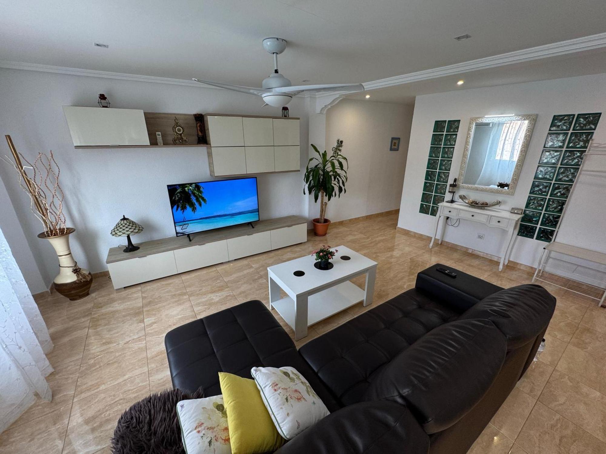 Alenia Apartments อาลิกันเต ภายนอก รูปภาพ